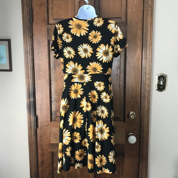 MS Basic Black w/Golden Yellow & White Sunflowers Dress Large - Picture 9 of 14